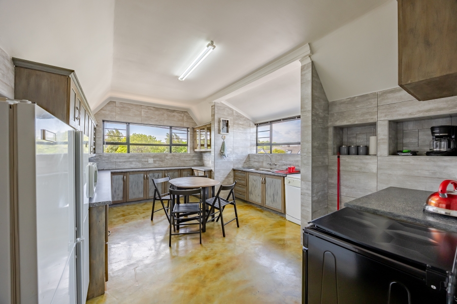 6 Bedroom Property for Sale in Flamingo Vlei Western Cape